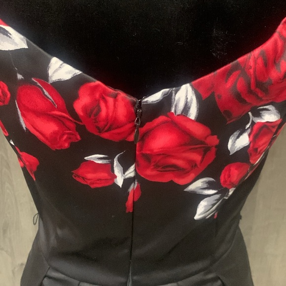 White House Black Market Red Rose Floral Satin Party Sun Dress Women's Size 0 - Picture 10 of 13